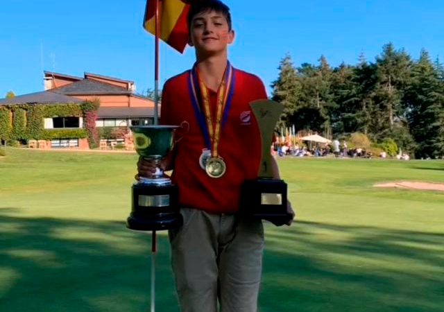 Jan Farré, campeón con el equipo de la FCGolf del Interautonómico Infantil