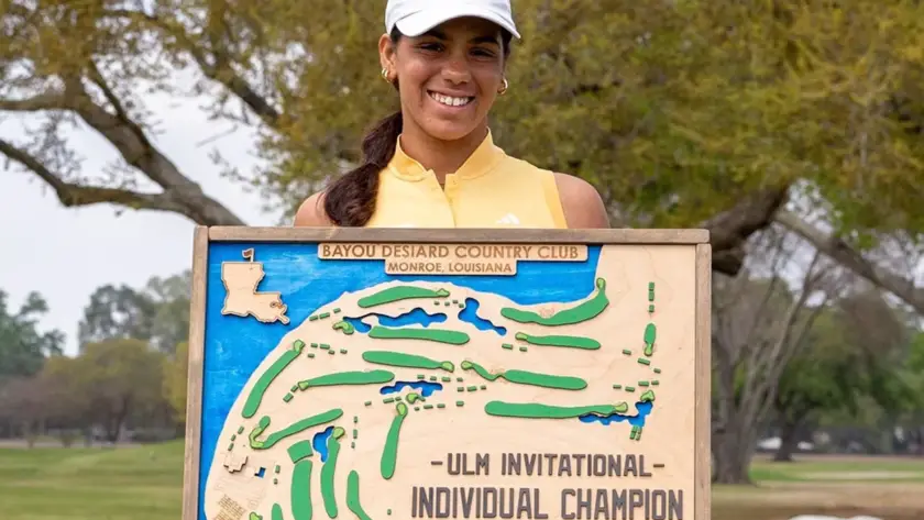 Daniela Campillo gana su primer título universitario