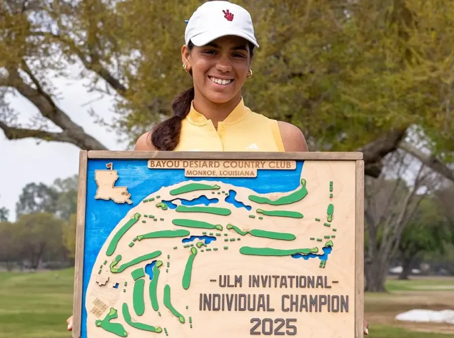 Daniela Campillo gana su primer título universitario