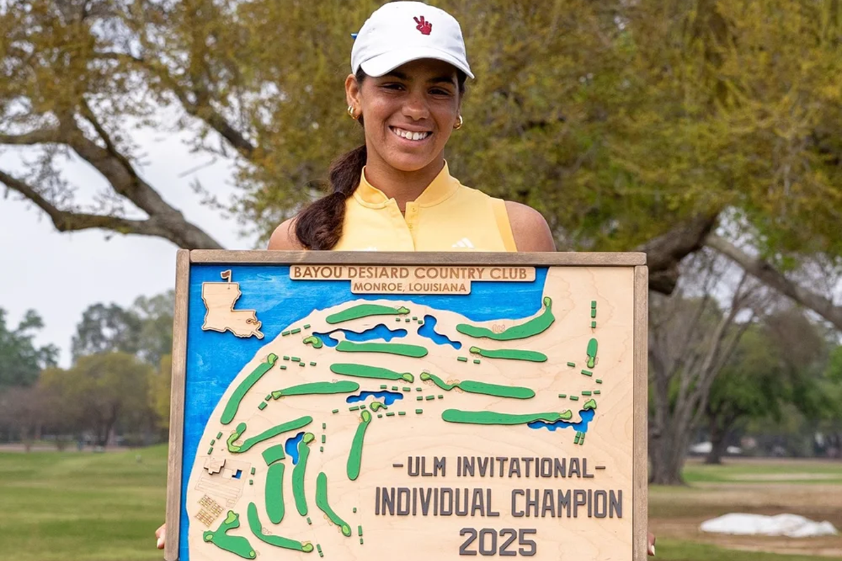 Daniela Campillo gana su primer título universitario